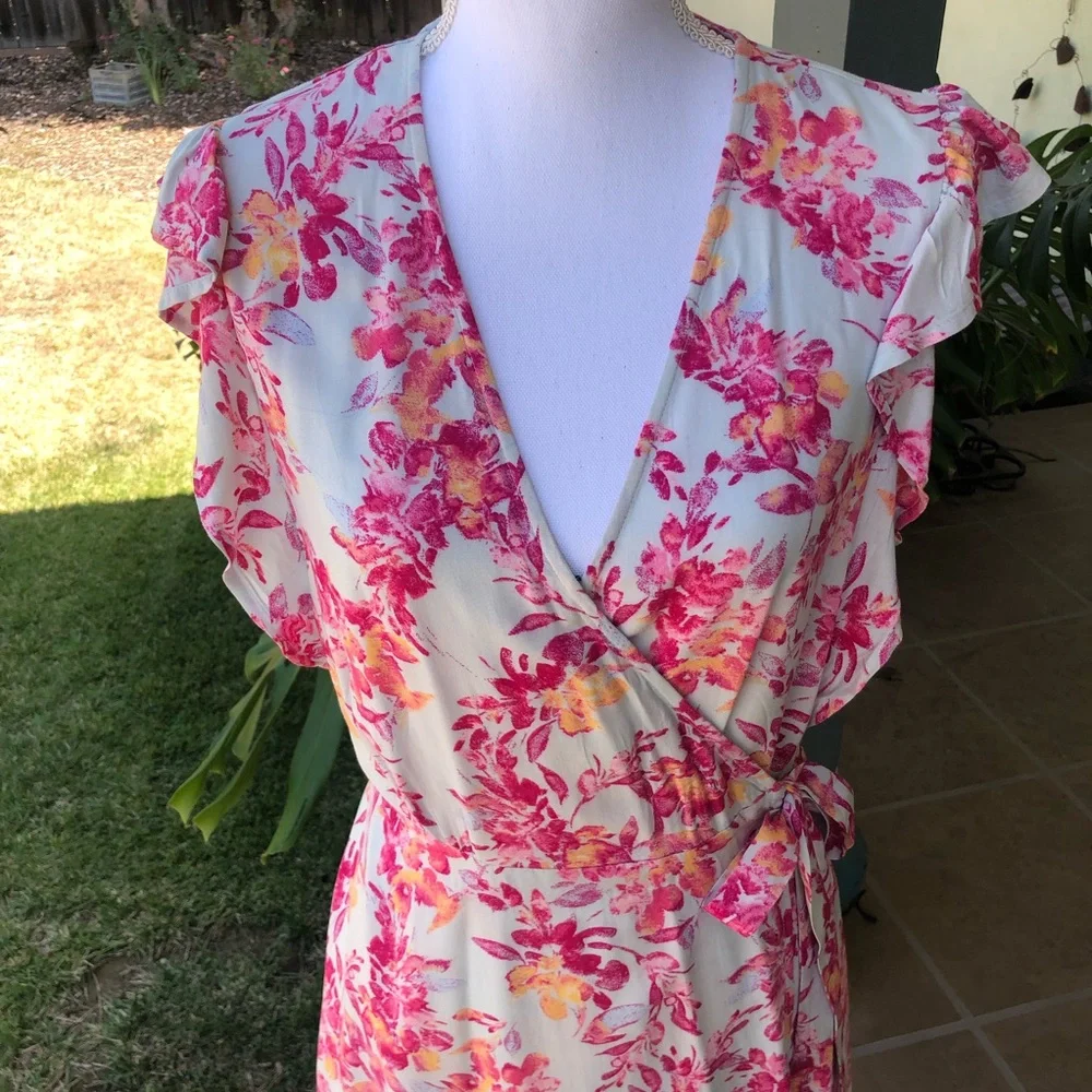 Ella Moss Bohemian Rhapsody Floral Wrap Dress - Size M - Picture 4 of 16